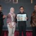 Peluncuran Buku Foto APFI 2026 oleh Pewarta Foto Indonesia dan Astagraphia dalam acara Anugerah Pewarta Foto Indonesia di Kabupaten Bogor.